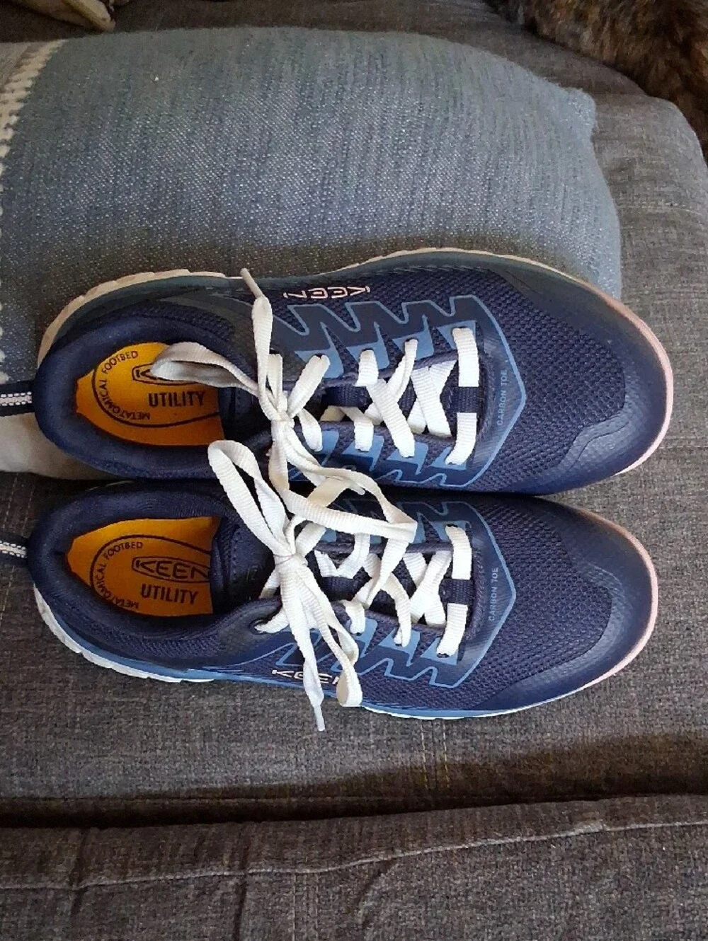 EUC Size 7M Keen Blue Utility Shoes